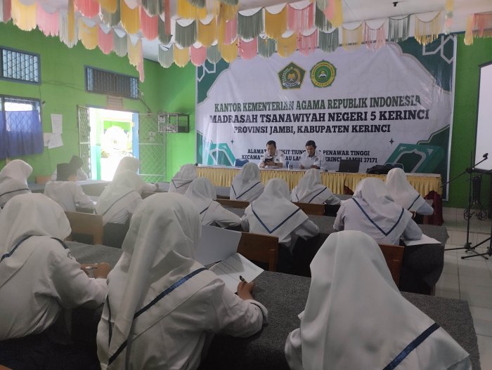 Jaring Talenta Terbaik, MTsN 5 Kerinci Gelar Seleksi Calon Peserta Olimpiade Madrasah Indonesia