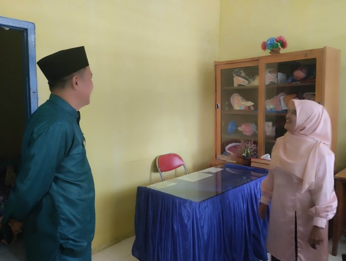 Tingkatkan Kualitas Pembelajaran, Kepala MTsN 5 Kerinci Tinjau Laboratorium IPA