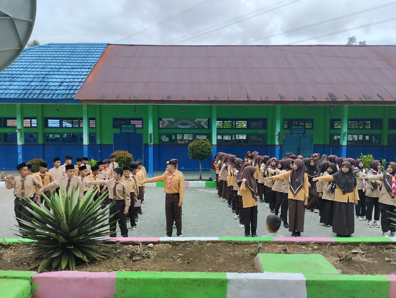 MTsN 5 Kerinci Laksanakan Kegiatan Pramuka Perdana di Tahun Pelajaran 2025/2026