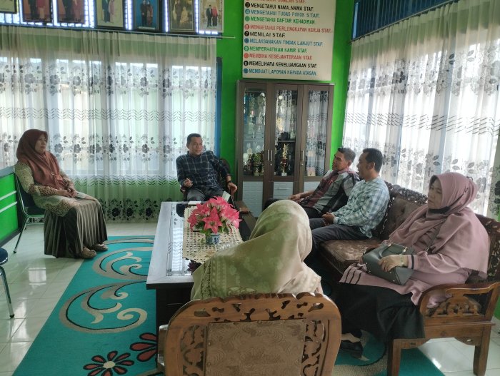 Matangkan Persiapan: Kamad dan Waka Gelar Rapat Koordinasi Ujian TKA dan Perpisahan Kelas  IX