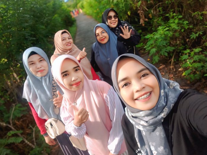 Ajak Siswa Tanamkan Gaya Hidup Sehat MTsN 5 Kerinci Gelar Jalan Santai di Sabtu Ceria