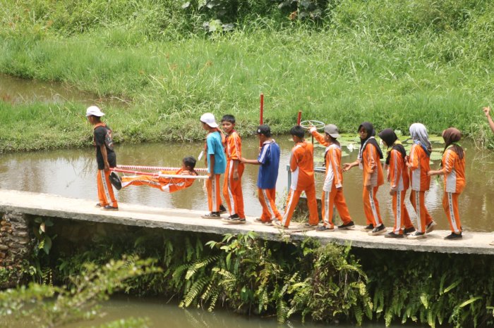 Keseruan Siswa MTsN 5 Kerinci di Jambore Ranting: Dari Merakit Tandu Hingga Taklukkan Jelajah Alam