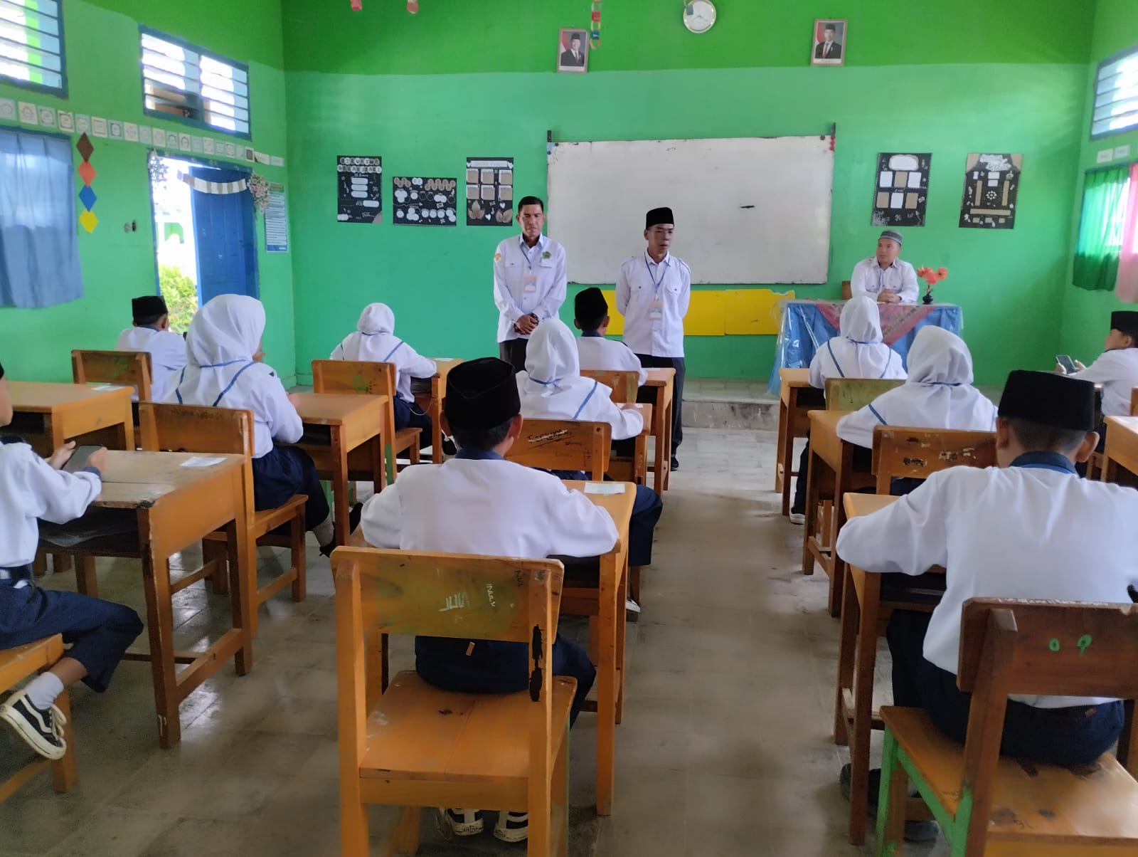 SemanSemangat Pagi di Hari Pertama Ujian Asesmen Akhir Semester  Genap 2025 MTsN 5 Kerinci