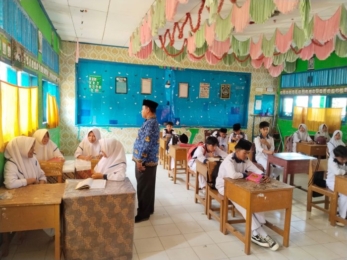 Optimalkan Jam Ekstrakurikuler, MTsN 5 Kerinci Gali Potensi Siswa Lewat Kelas Tahfidz Setiap Senin
