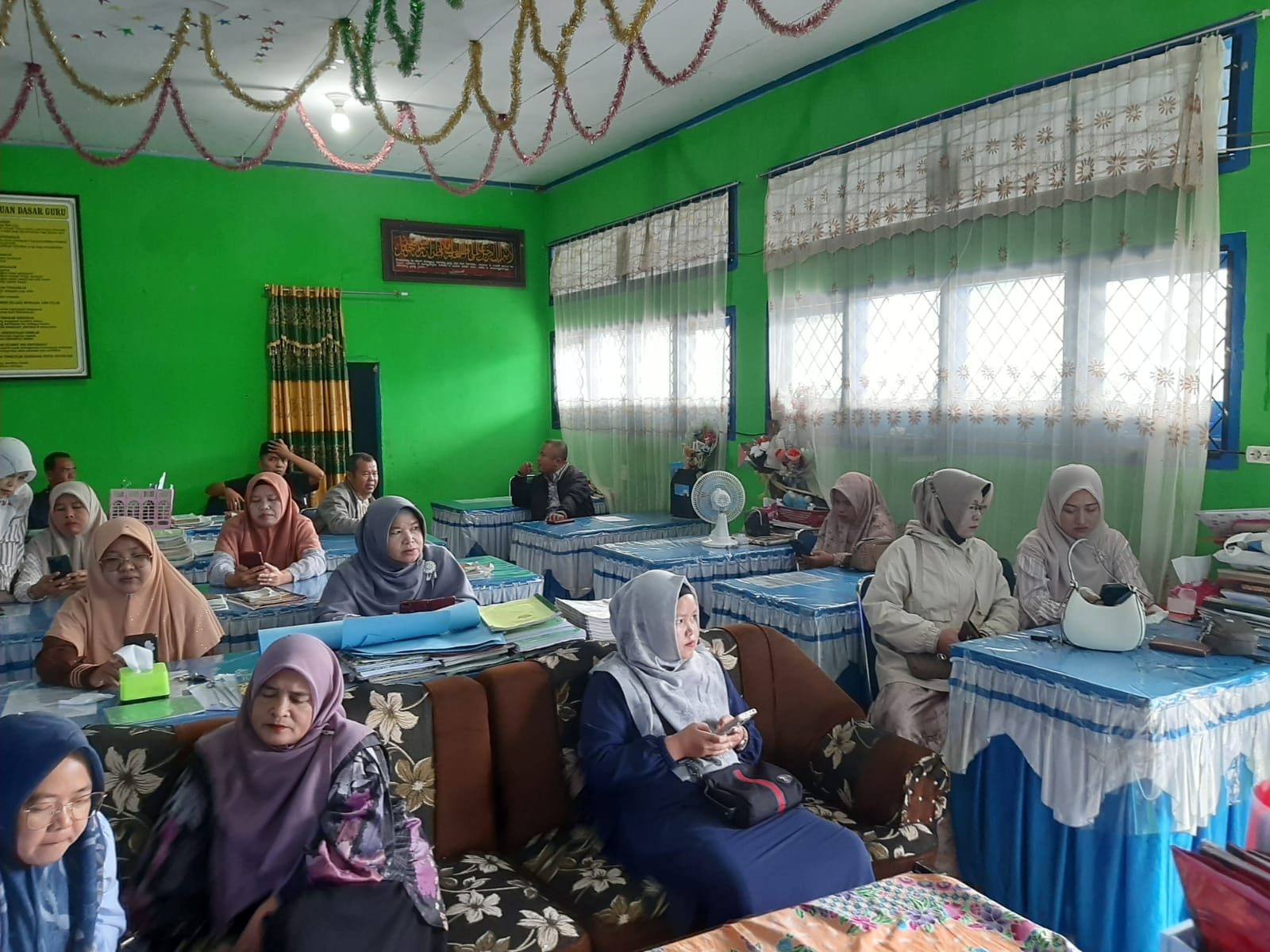  Asah Kemampuan di Era Digital : GTK MTsN 5 Kerinci Ikuti Webine E-Kinerja Pokjawas Jambi