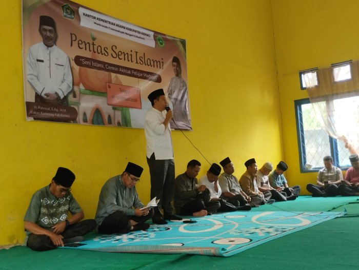 Kepala MTsN 5 Kerinci, Bapak Dafri Hayani, Tekankan Pentingnya Syukur dan Akhlak Karimah