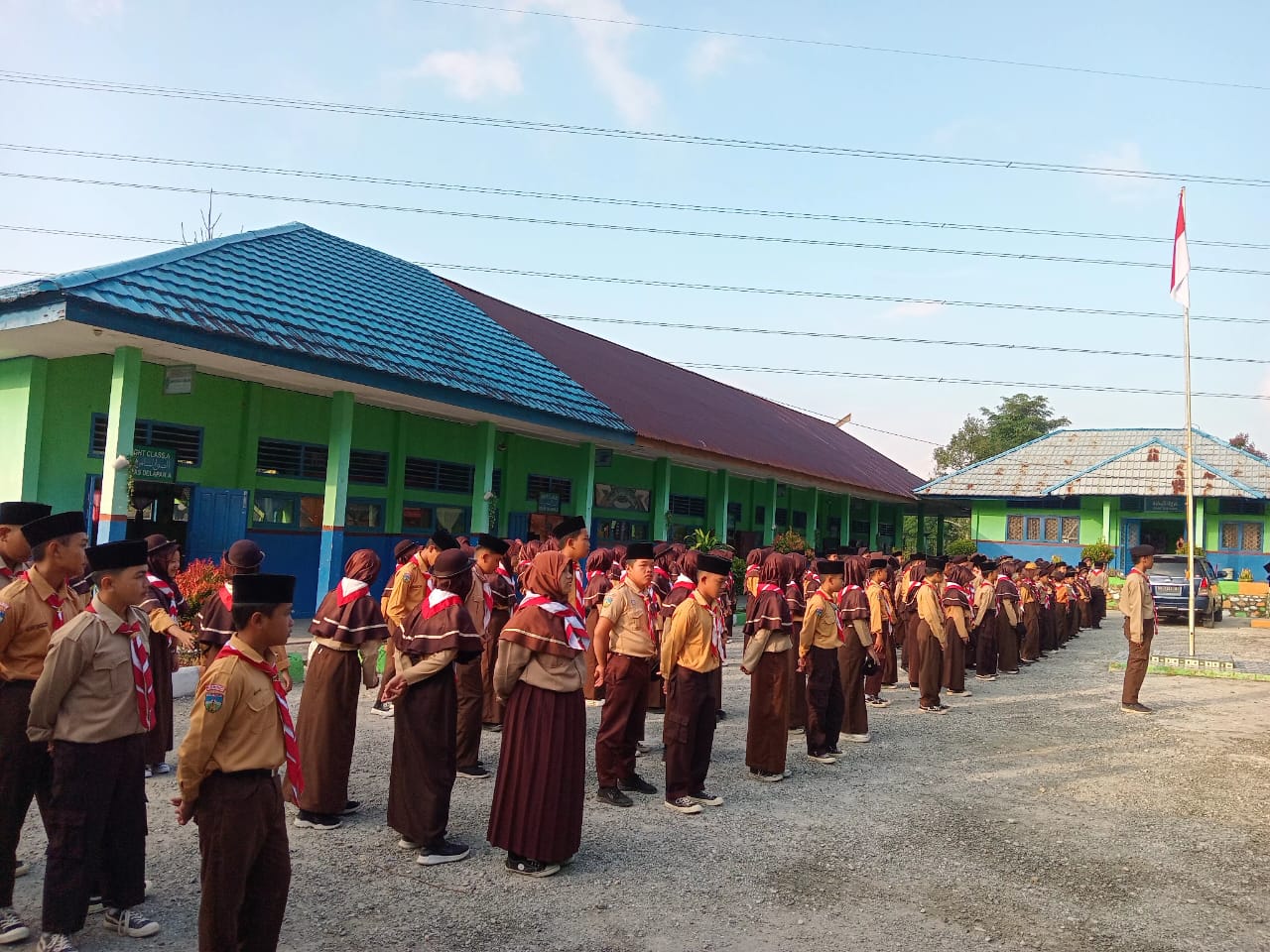 Upacara Peringatan Hari Lahir Pramuka ke-63 di MTsN 5 Kerinci: Memupuk Semangat Kepanduan dan Kebangsaan
