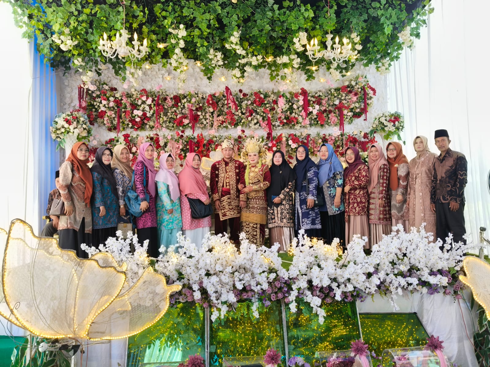 MTsN 5 Kerinci Jalin Silaturahmi Erat dengan Masyarakat, Hadiri Undangan Pernikahan Warga