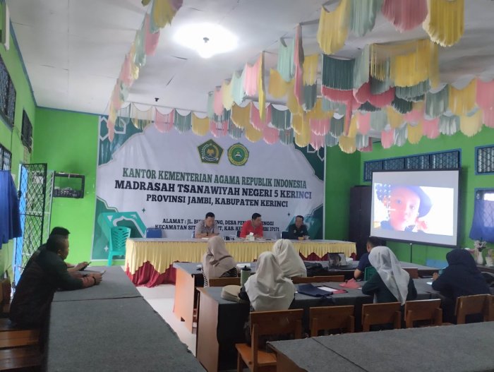 MATANGKAN PERSIAPAN: MTsN 5 Kerinci Gelar Rapat Koordinasi Matangkan Pelaksanaan MATA MUDA 2026 MATANGKAN PERSIAPAN: MTsN 5 Kerinci Gelar Rapat Koordinasi Matangkan Pelaksanaan MATA MUDA 2026