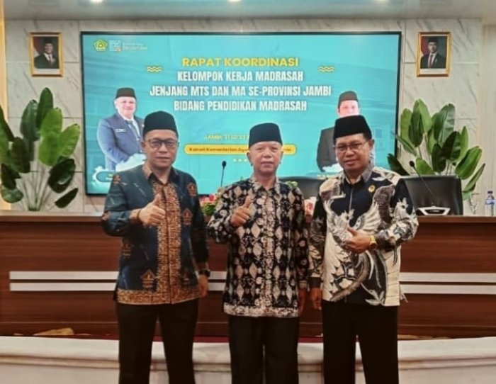 Tingkatkan Sinergi Pendidikan, Kepala Madrasah Dafri Hayani Hadiri Rakor KKM di Kanwil Kemenag Jambi