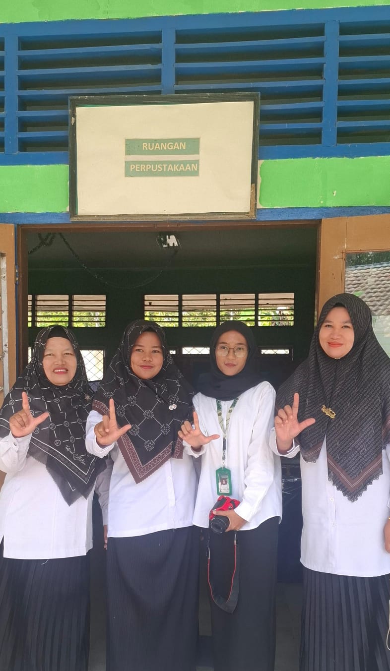 Kunjungan Pengawas Perpustakaan Kemenag Kab. Kerinci MTsN 5 Kerinci dalam rangka Pemantauan dan Evaluasi kinerja.