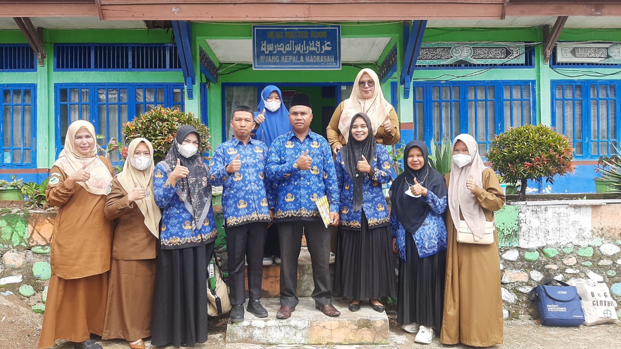 Kunjungan Sosil Puskesmas Hiang dalam rangka Skrining Kesehatan di MTsN 5 Kerinci.