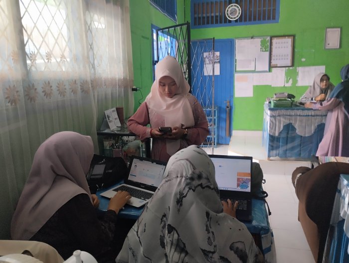 Gerak Cepat, Guru dan Tendik MTsN 5 Kerinci Rampungkan Pemutakhiran Data SIASN