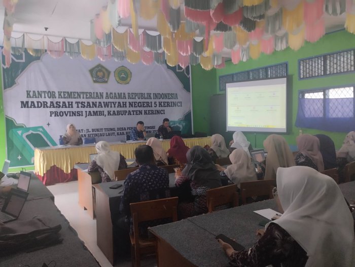 Kepala Madrasah Gelar Rapat Koordinasi Strategis Dari Kinerja Pegawai hingga Persiapan Asesmen Akhir