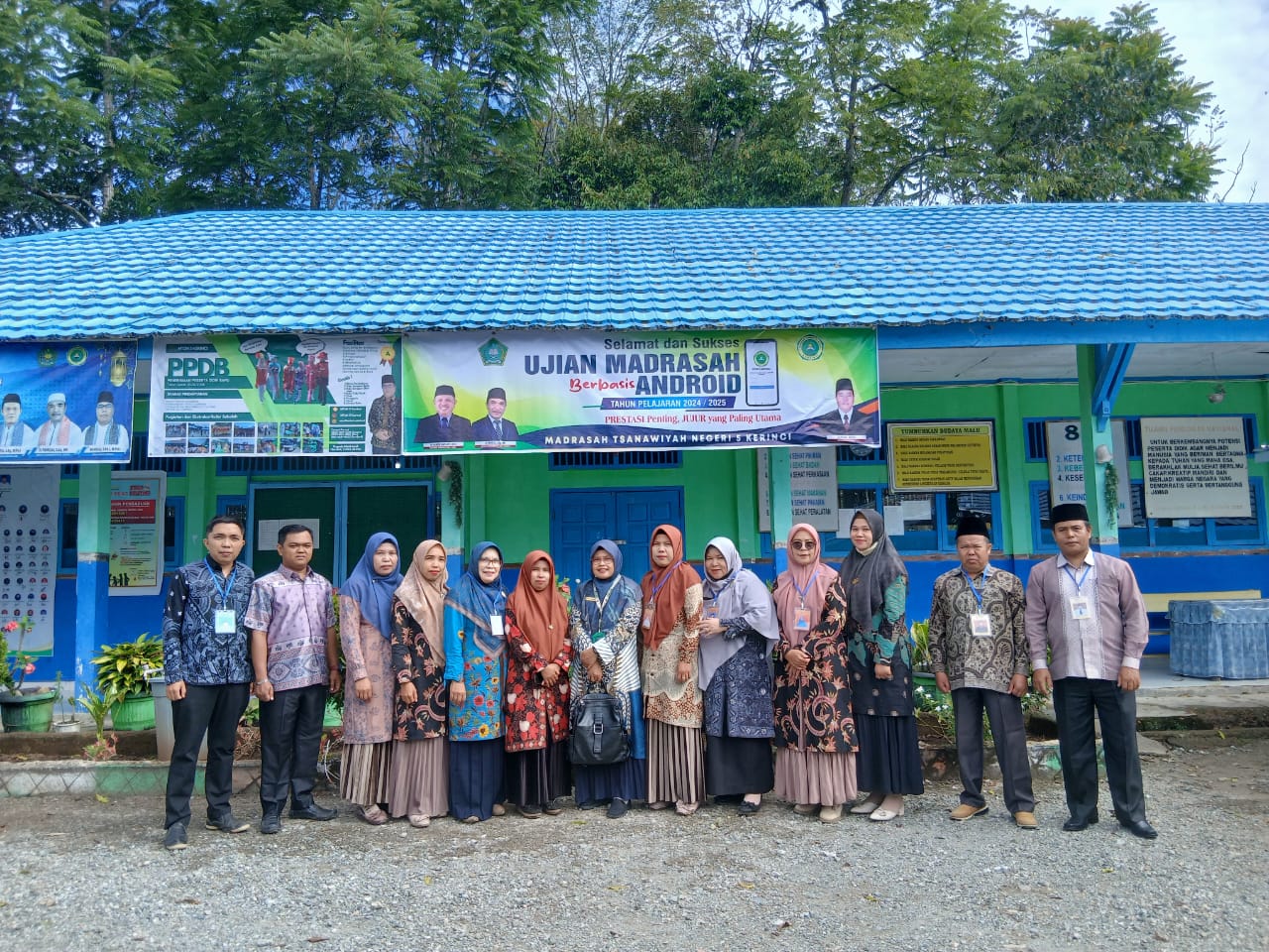 Pengawas Binaan Pantau Pelaksanaan Asesmen Akhir Kelas IX di MTsN 5 Kerinci