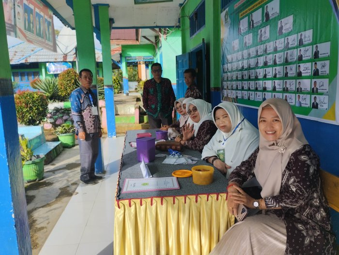 Hari Pertama Ujian TKA di MTsN 5 Kerinci Berjalan Lancar, Kepala Madrasah Berikan Apresiasi