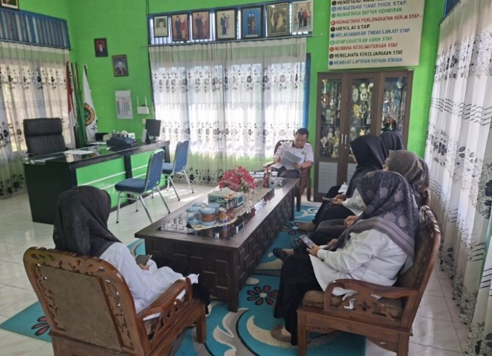 Tingkatkan Tata Kelola Administrasi, MTsN 5 Kerinci Gelar Rapat Tindak Lanjut Kearsipan Digital